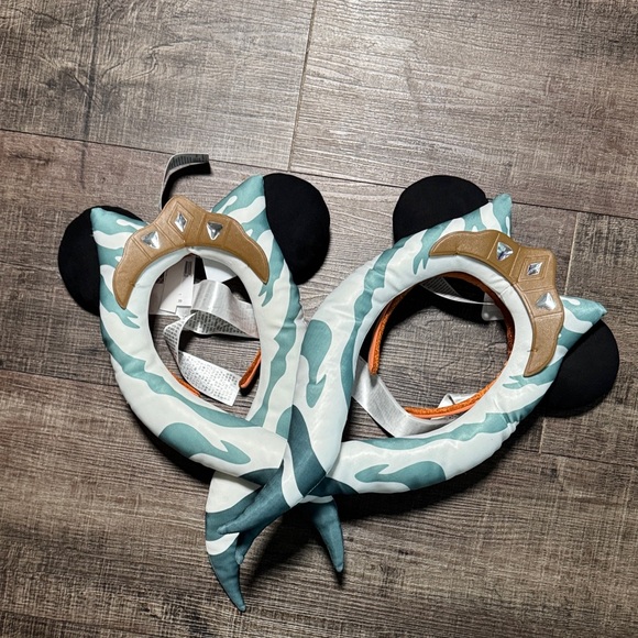 NWT 2024 Disney Parks Star Wars Ahsoka Tano Mickey Minnie Ears Headband - Picture 7 of 7